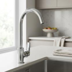 chrome-kitchen-faucet-modern-design